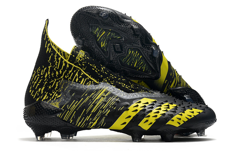 Chuteira Adidas Predator Freak.1 FG - Campo