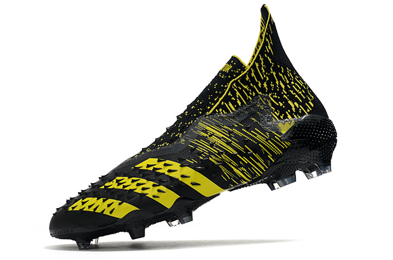 Chuteira Adidas Predator Freak.1 FG - Campo