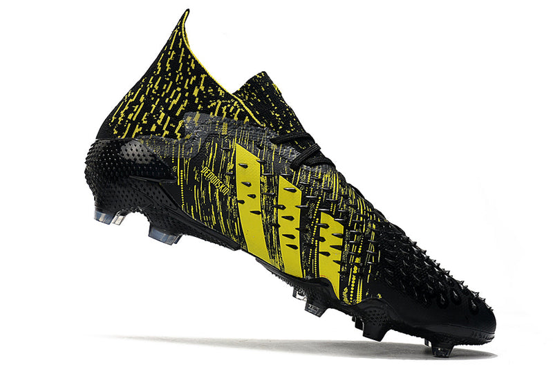 Chuteira Adidas Predator Freak.1 FG - Campo