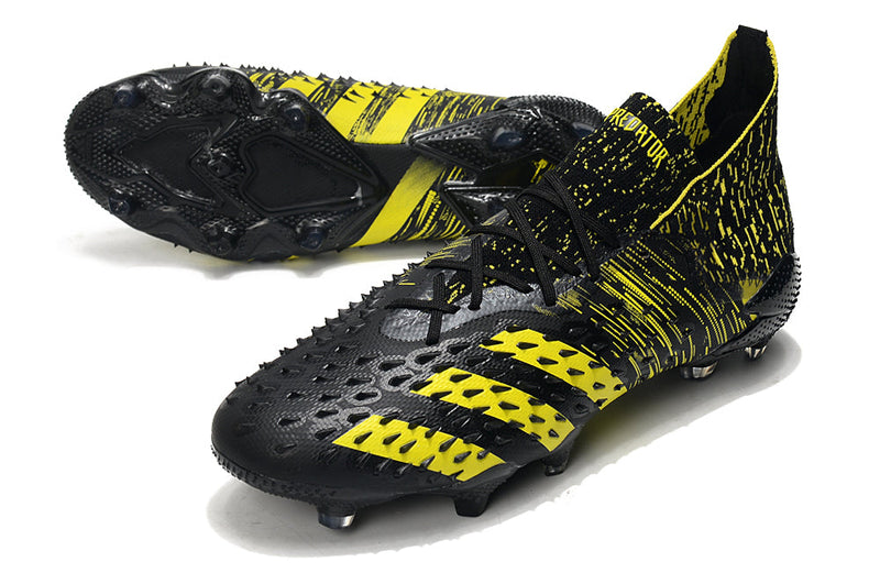 Chuteira Adidas Predator Freak.1 FG - Campo