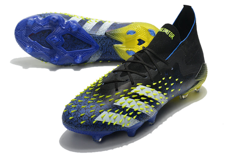 Chuteira Adidas Predator Freak.1 FG - Campo