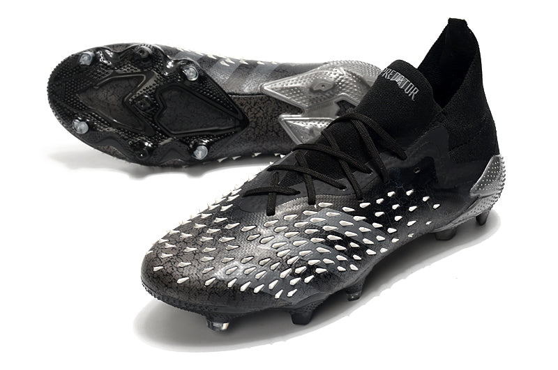 Chuteira Adidas Predator Freak.1 FG - Campo