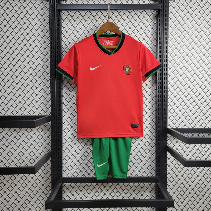 Kit Infantil Seleção de Portugal l 24/25 - Vermelho e Verde - Nike