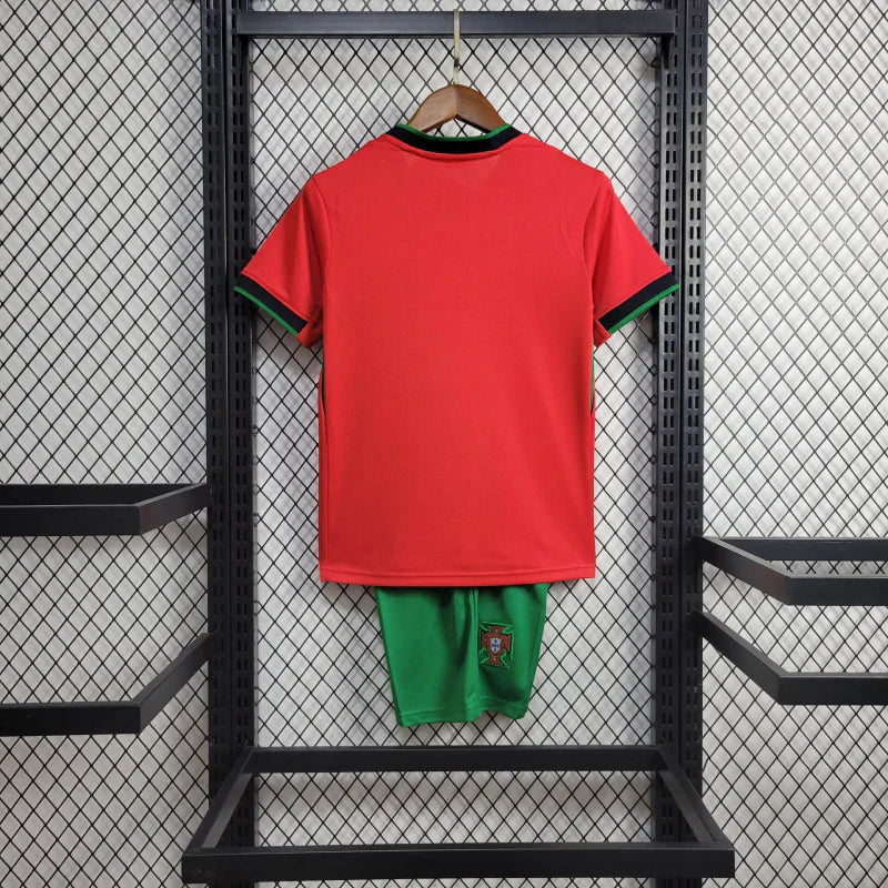 Kit Infantil Seleção de Portugal l 24/25 - Vermelho e Verde - Nike