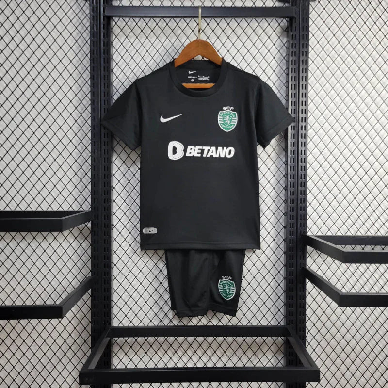 Kit Infantil Sporting IV 23/24 - Preto - Nike