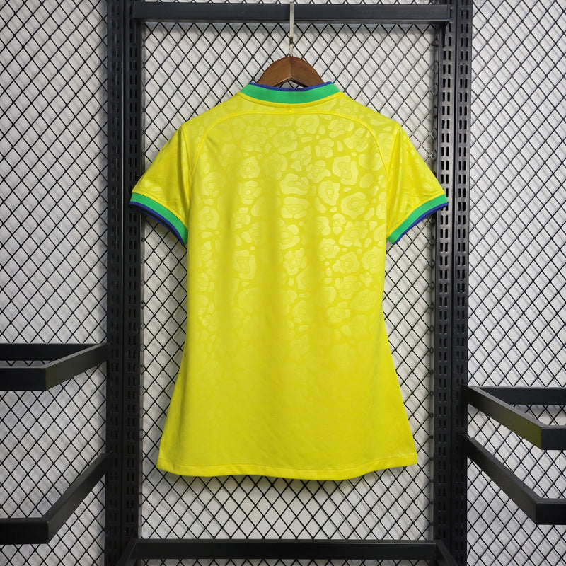 Camisa Seleção Brasileira l Copa do Mundo 2022 - Amarela - Nike - Feminina