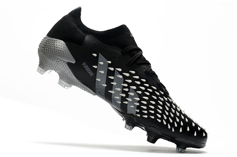 Chuteira Adidas Predator Freak.1 Low FG - Campo