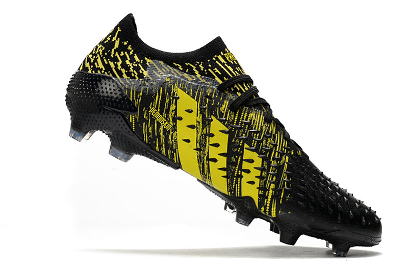 Chuteira Adidas Predator Freak.1 Low FG - Campo