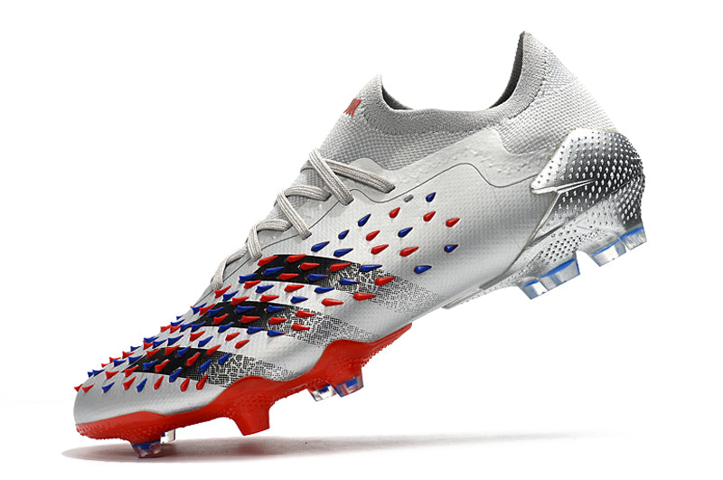 Chuteira Adidas Predator Freak.1 FG - Campo